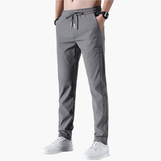 Herren Jogginghose – Schlanker Tapered Fit – Bequeme Freizeithose mit Elastikbund