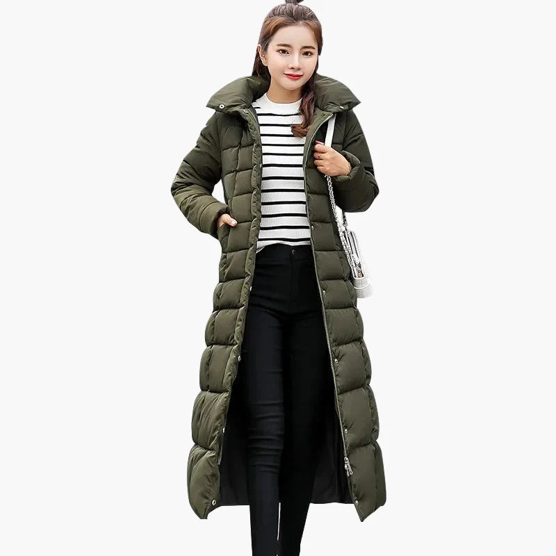 Women's winter quilted coat with hood and fur collar – elegant long parka for everyday & outdoor