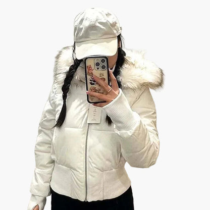 Women's quilted jacket with hood and faux fur collar – fashionable winter jacket, tailored, warm, ideal for everyday and leisure use