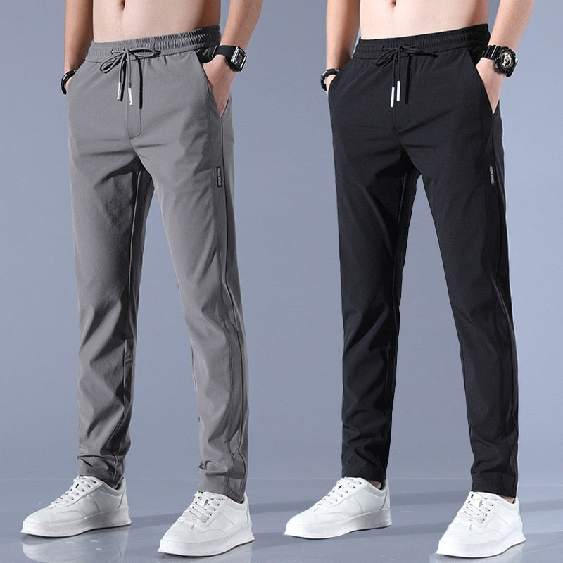 Herren Jogginghose – Schlanker Tapered Fit – Bequeme Freizeithose mit Elastikbund