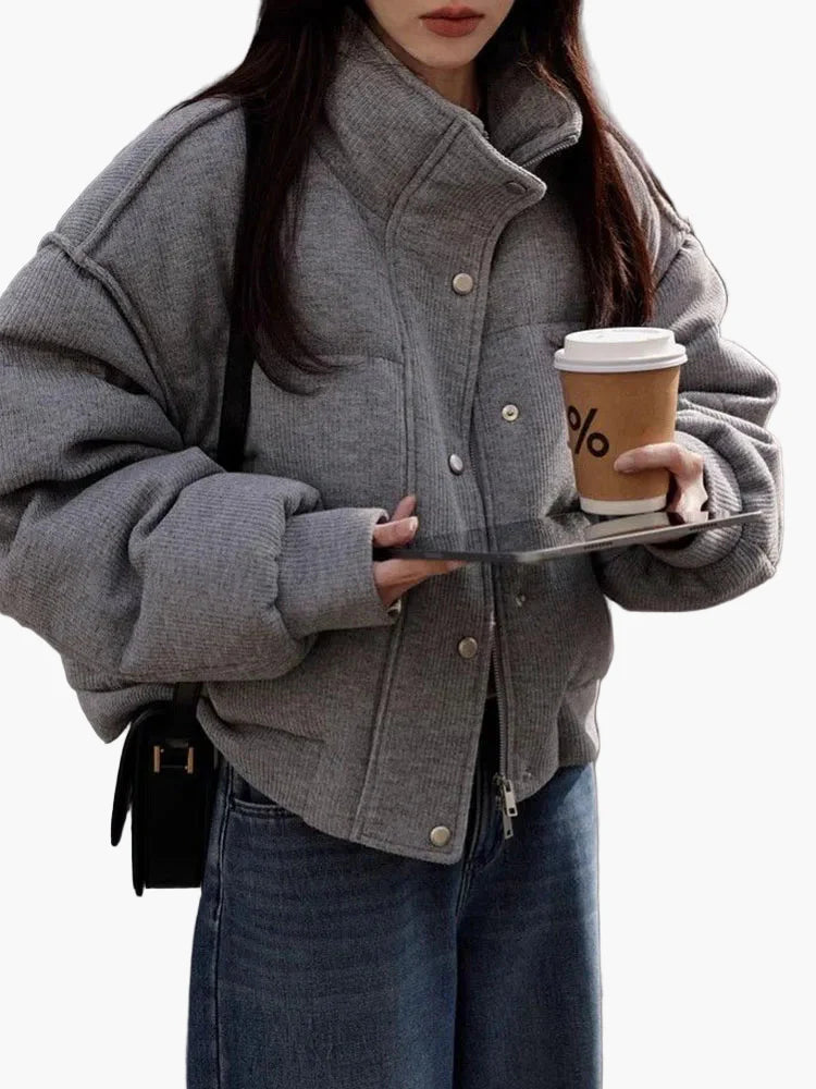 Women's transitional jacket in modern street style – ideal for everyday and leisure use