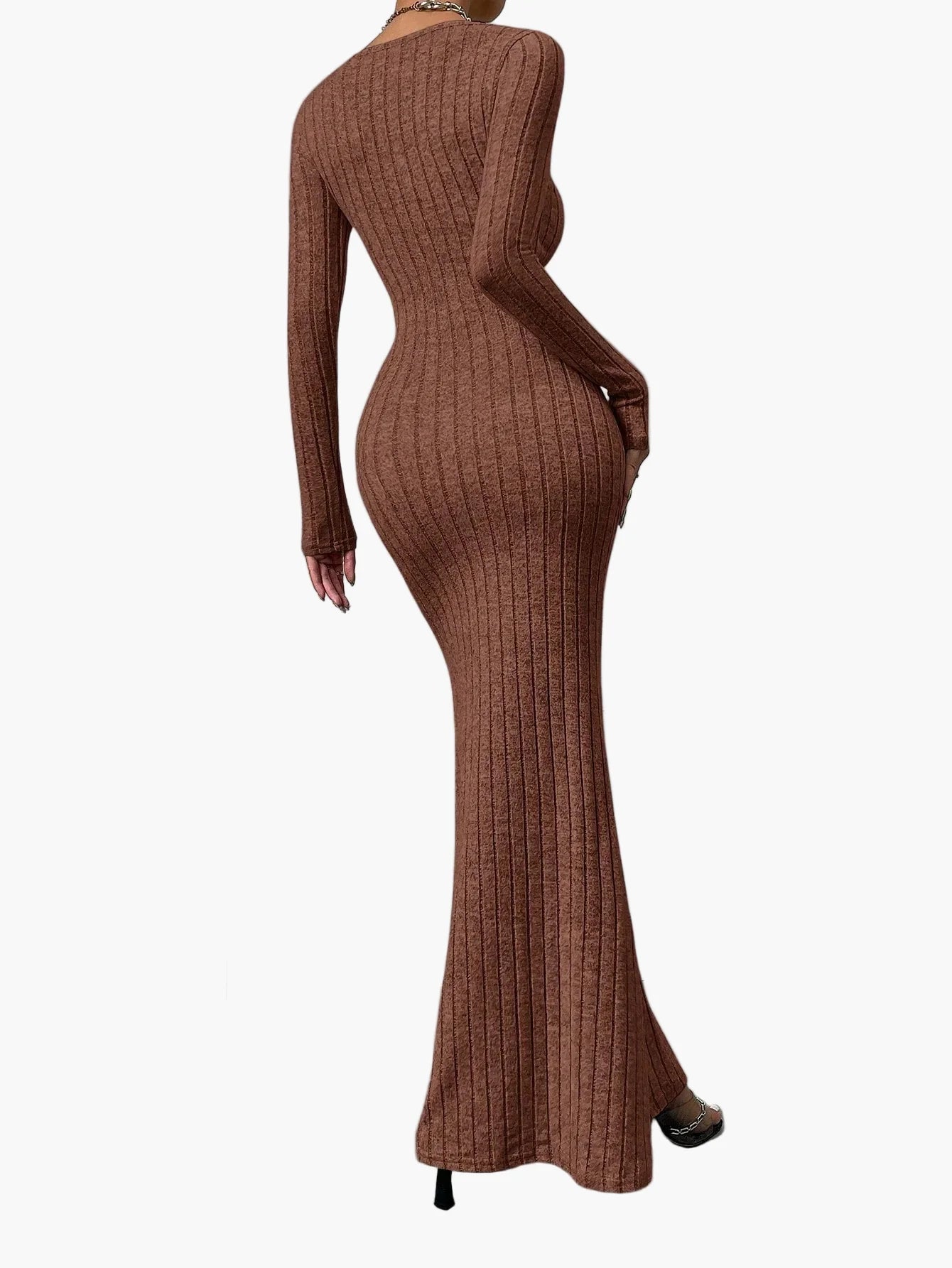 Women's maxi dress with ribbed texture and long sleeve – Elegant, figure-hugging evening dress for stylish occasions