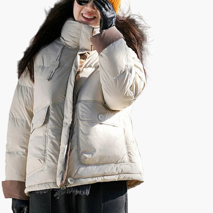 Women's winter quilted jacket with hood, fashionably loose, ideal for everyday and outdoor use