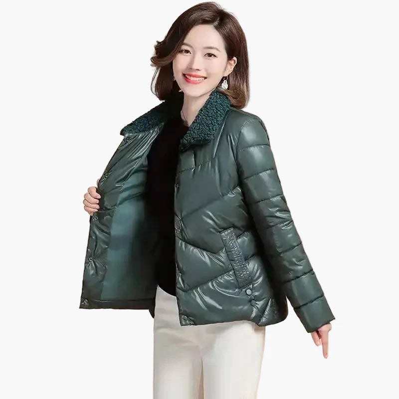 Women's winter quilted jacket with fashionable collar – elegant outdoor jacket for cold days