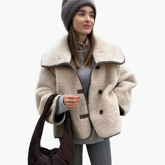 Women's winter oversize short jacket in modern teddy style – trendy casual jacket for cold days