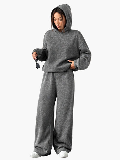 Women's lounge set with hooded sweatshirt and wide-leg pants for leisure and sports