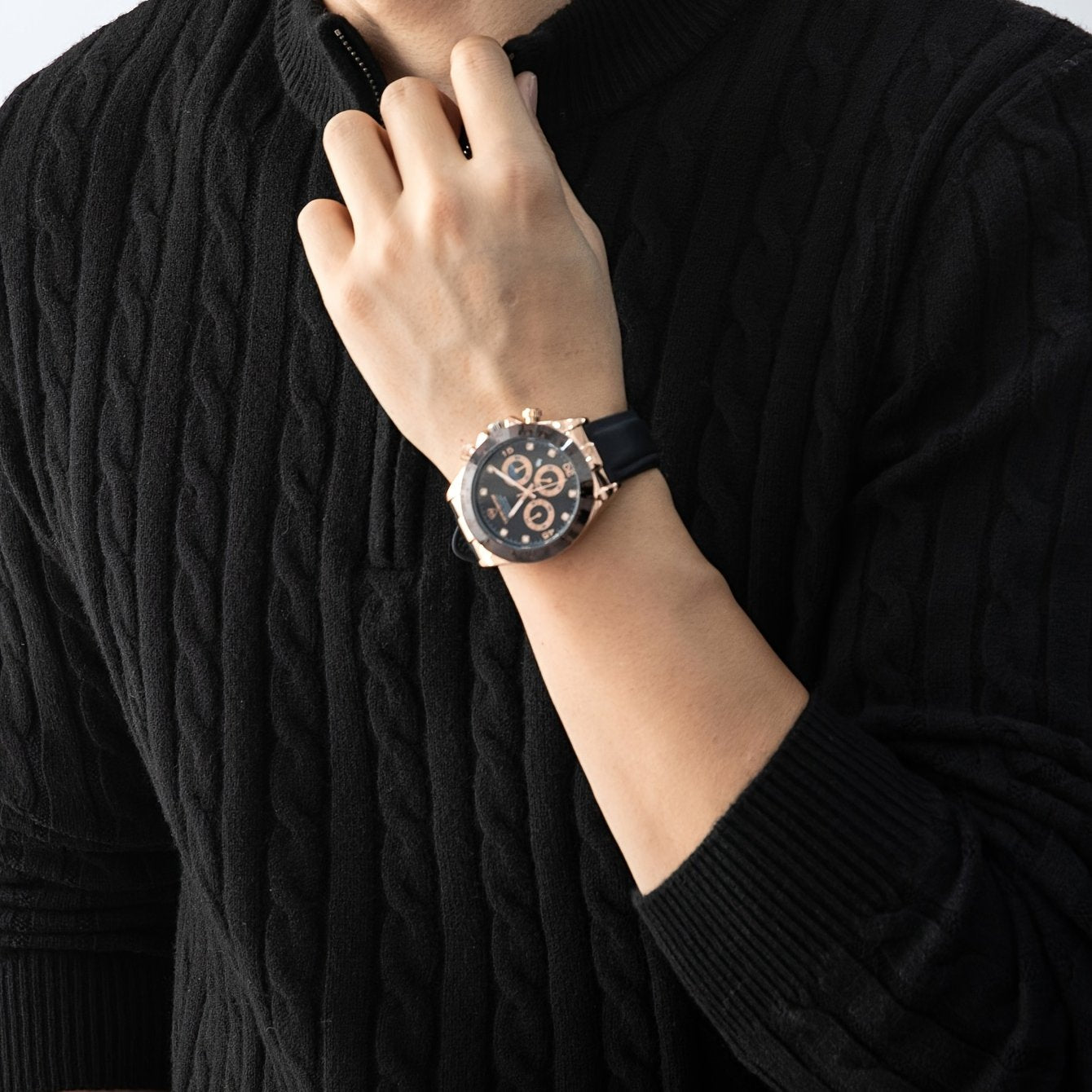 Men's knitted sweater with cable pattern and stand-up collar – fashionable casual style for autumn and winter