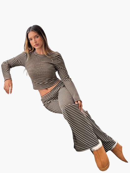 Women's lounge set with stripe pattern – comfortable casual suit with long-sleeve shirt and pants