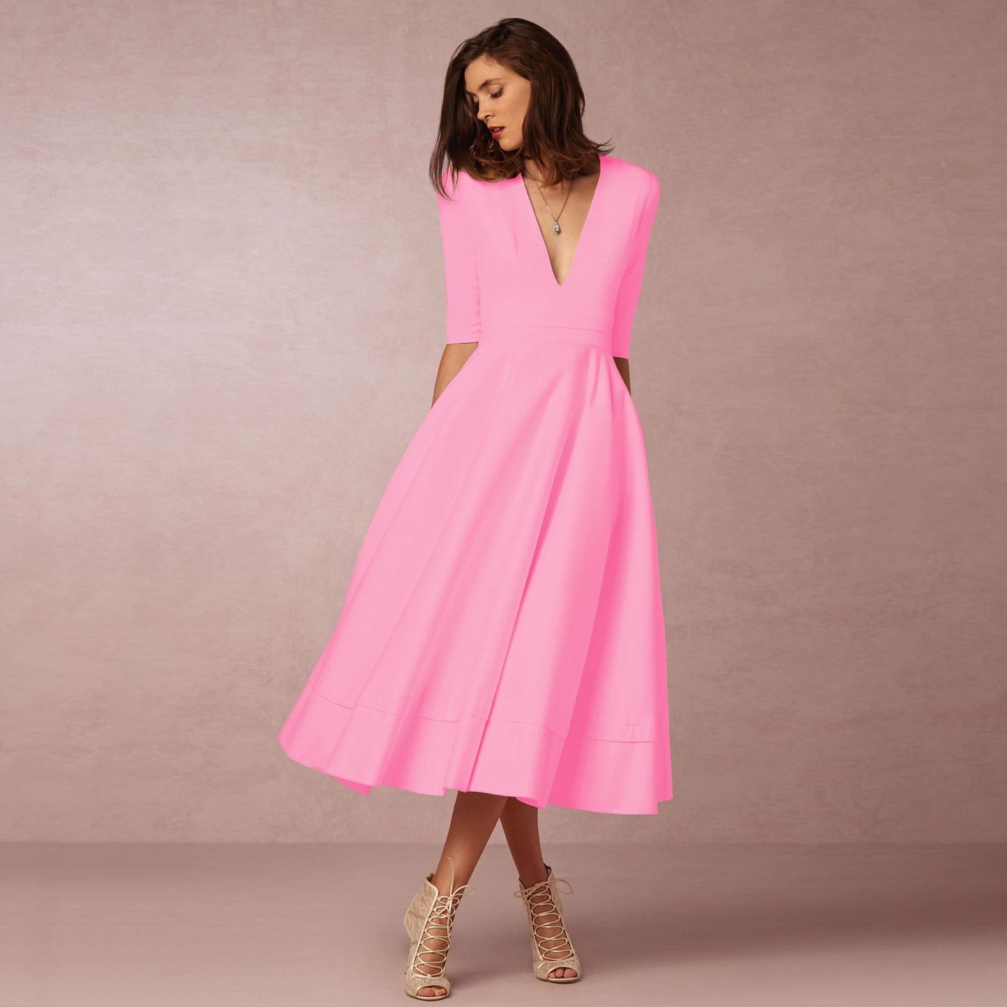 Jasmine – V-neck Dress in Retro 60s Swing Style