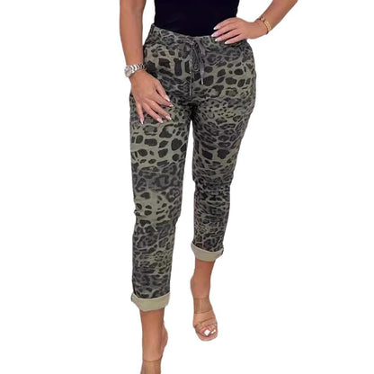 Tanya – Lockere Sporthose mit Camouflage- oder Leopardenmuster für Damen