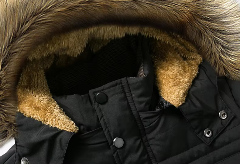 Men's winter parka with hood and faux fur – stylish outdoor jacket for cold days