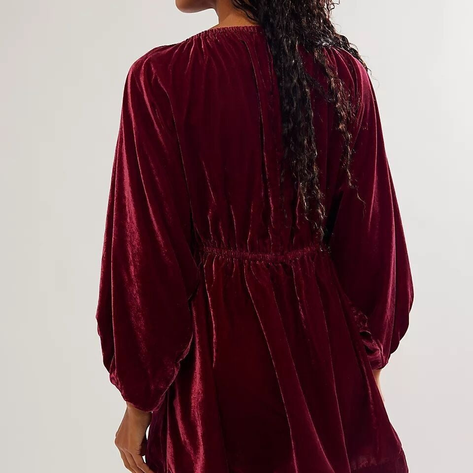 Shirley – Bequemes und Lässiges Goldenes V-Ausschnitt Kleid aus Samt