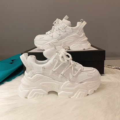 Judith – Modische Damen-Sportschuhe mit Erhöhung