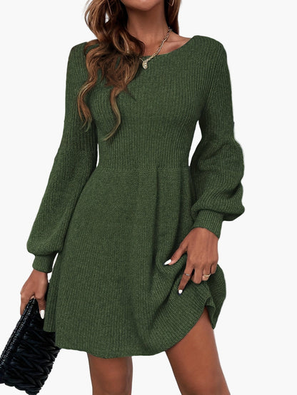 Women's knitted dress elegant with balloon sleeves and round neckline – perfect for everyday and leisure