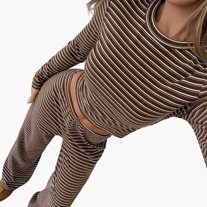 Women's lounge set with stripe pattern – comfortable casual suit with long-sleeve shirt and pants