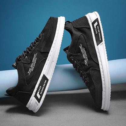 William – Schnür-Sneaker mit Buchstaben-Print und Plattform