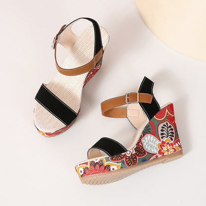 Lynda – Bestickte Damen-Wedgesandalen mit hohem Absatz