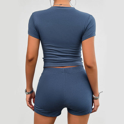 Lydia – Slim Fit Sportanzug für Damen im Sommer, 2-teiliges Set mit Kurzarm-Rundhals-T-Shirt und elastischen Shorts