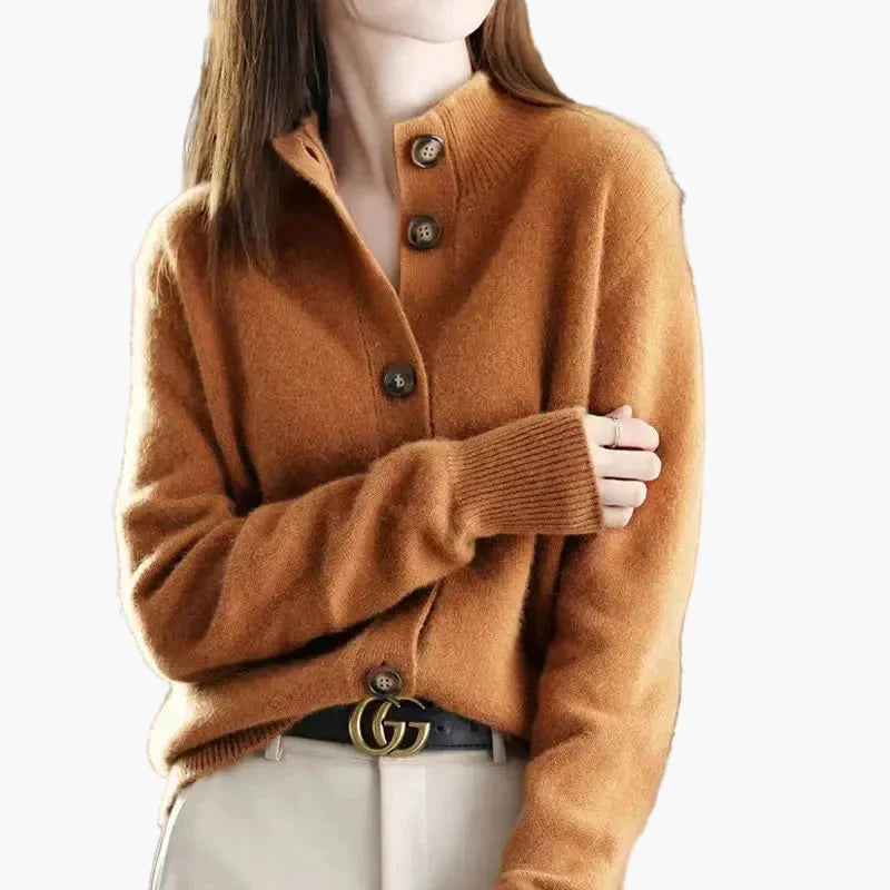 Women's knitted cardigan in modern style with button placket – versatile cardigan for everyday and office use