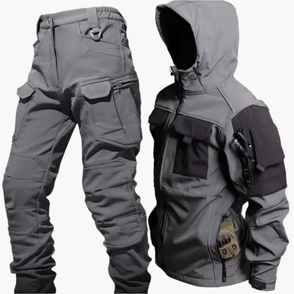 Herren Outdoor Tactical Softshell Anzug – Wind- & Wasserdichte Funktionsjacke mit Hose für Abenteuer, Wandern & Survival