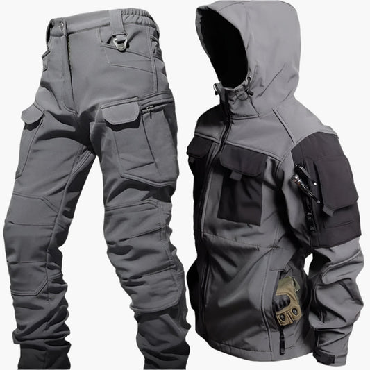 Herren Outdoor Tactical Softshell Anzug – Wind- & Wasserdichte Funktionsjacke mit Hose für Abenteuer, Wandern & Survival